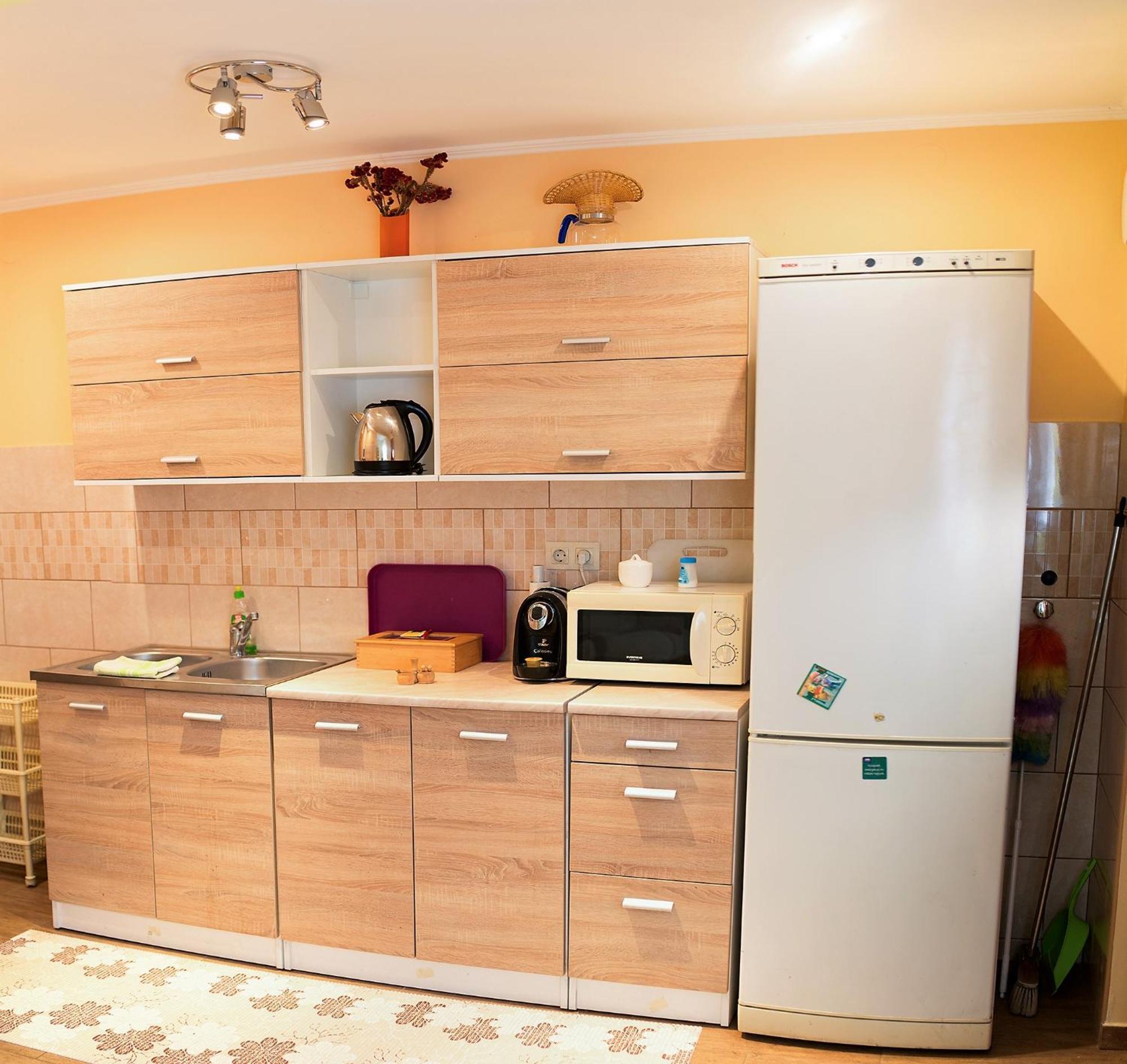 Green Lake Airport Apartments Вечеш Екстериор снимка